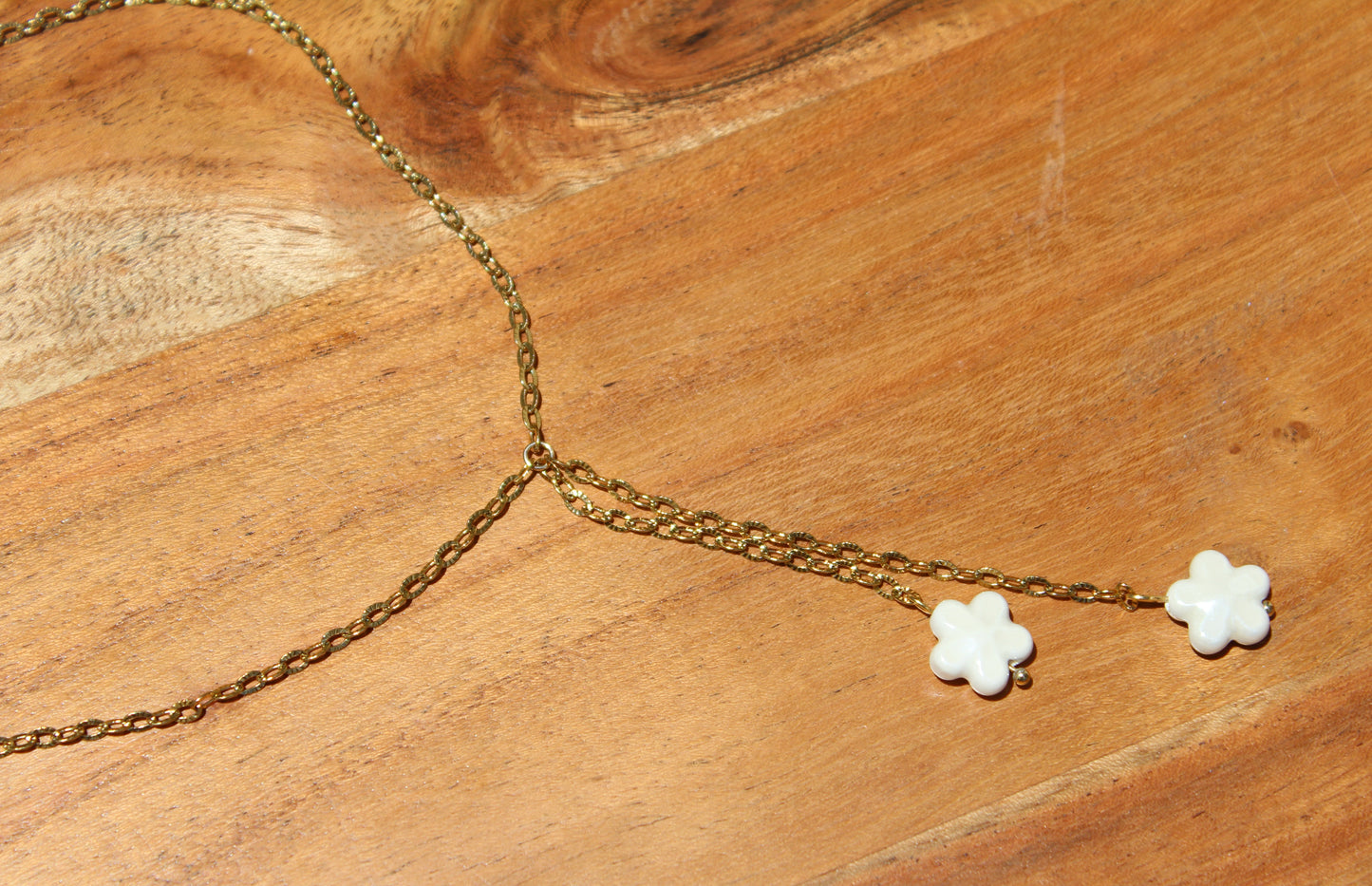 Daisy Lariat