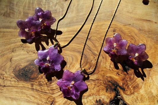 Viola Necklace